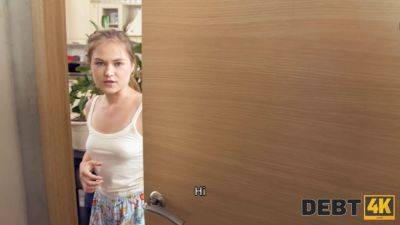 Sexy Russian teen gets drilled in group sex by debt collector with no money - sexu.com - Russia