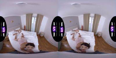 Katy Rose gets her feet wet in a virtual reality orgy - sexu.com - Czech Republic