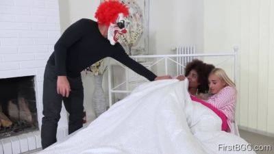 Luna Corazon and Daisy- Evil clown team up to destroy two girlfriends in hot threesome action on FirstBgg.com - sexu.com - Brazil