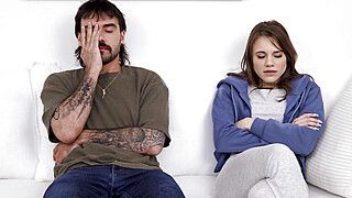 Therapist Joins Blindfold Threesome - ah-me.com