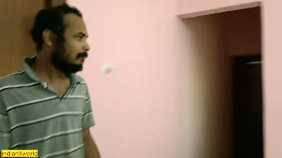 Married Bangladeshi woman meets hotel employee in private bathroom encounter - yesvids.com - India